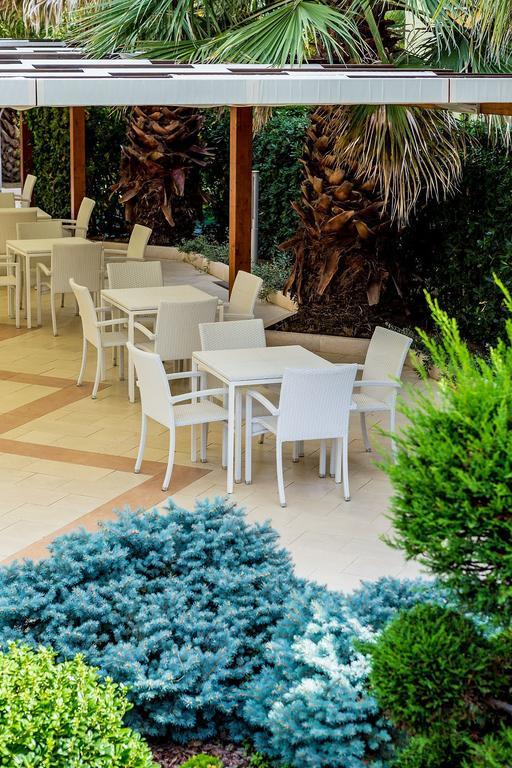 Hotel Vittoria Васто Экстерьер фото