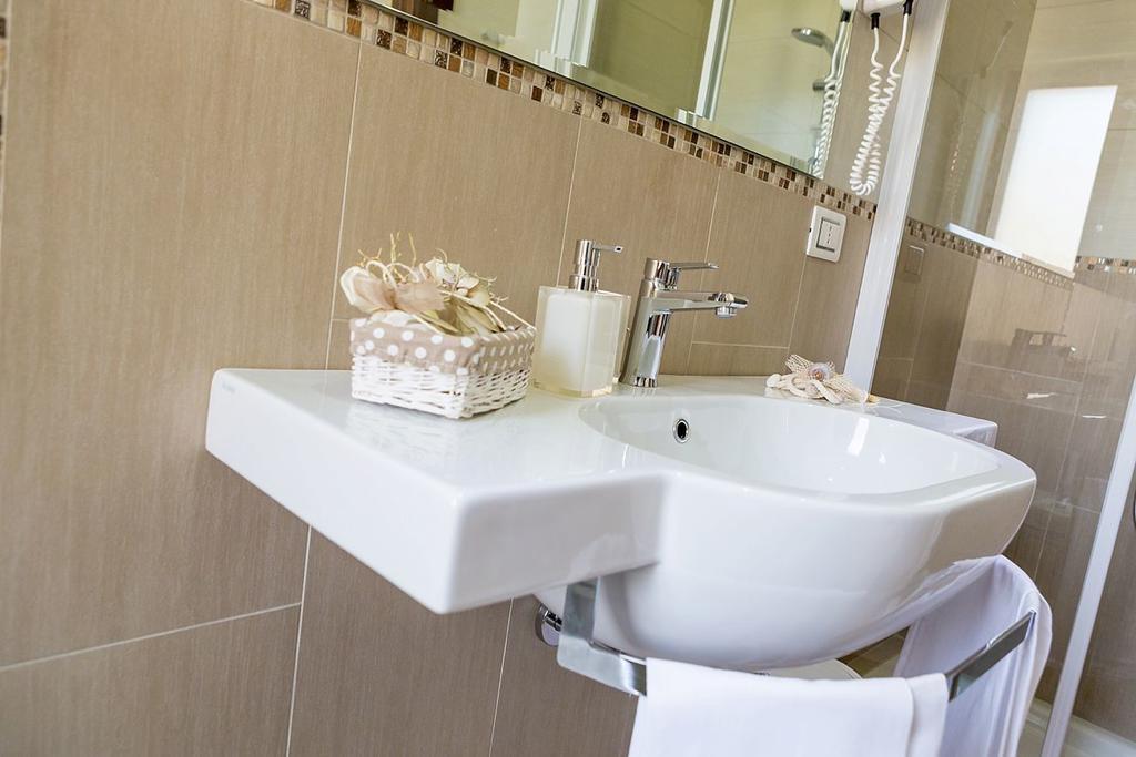 Hotel Vittoria Васто Экстерьер фото