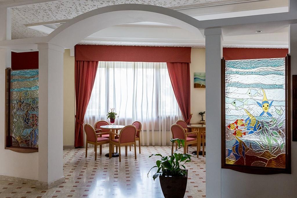 Hotel Vittoria Васто Экстерьер фото